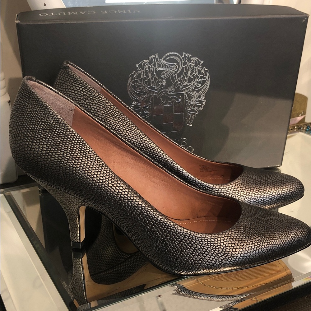 Vince Camuto Elegant Black Pumps